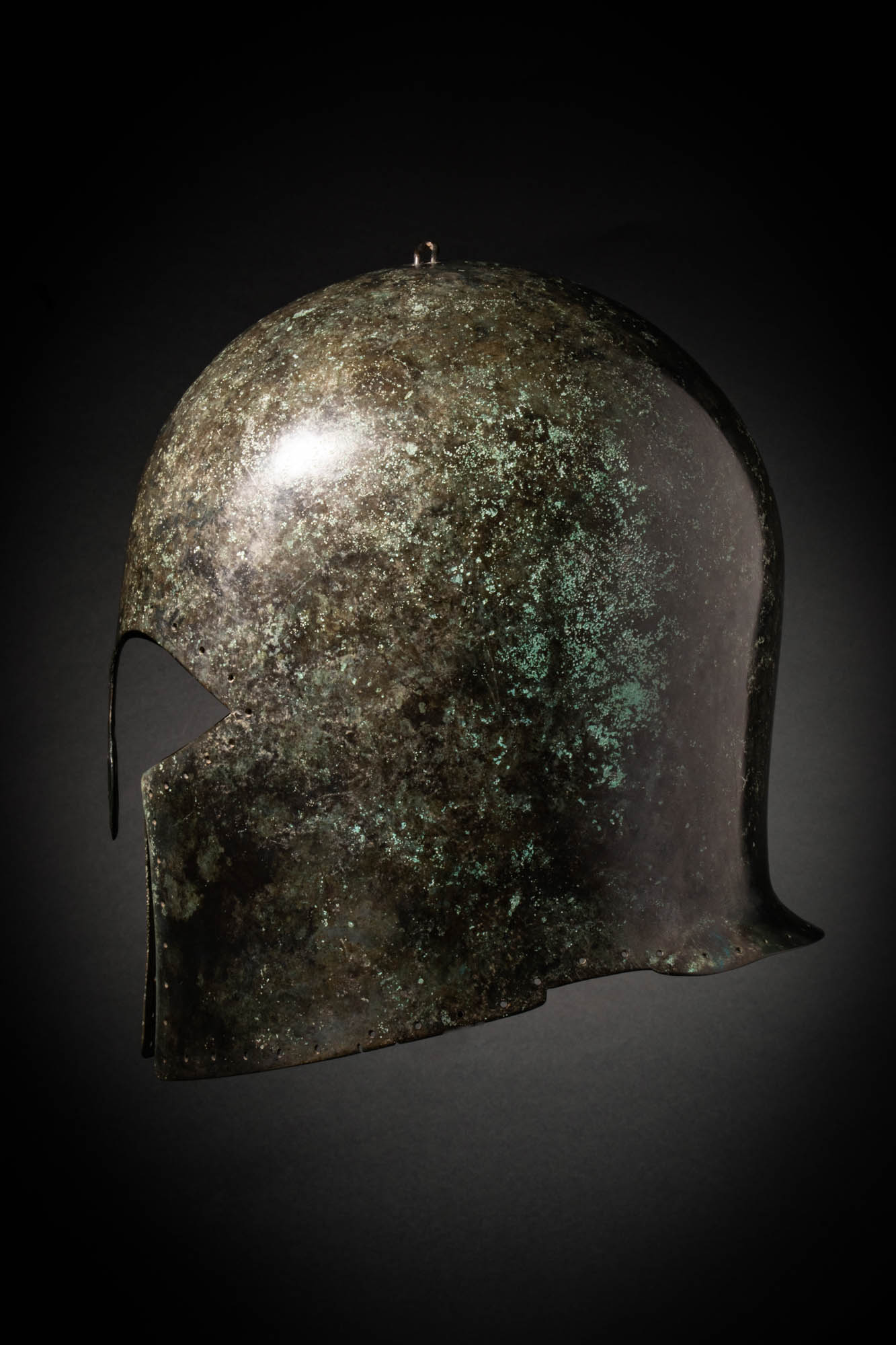 Side profile of greek helmet (right)