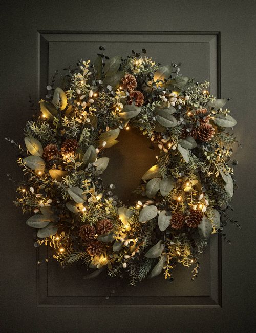 Light Up Cotswold Greens Wreath