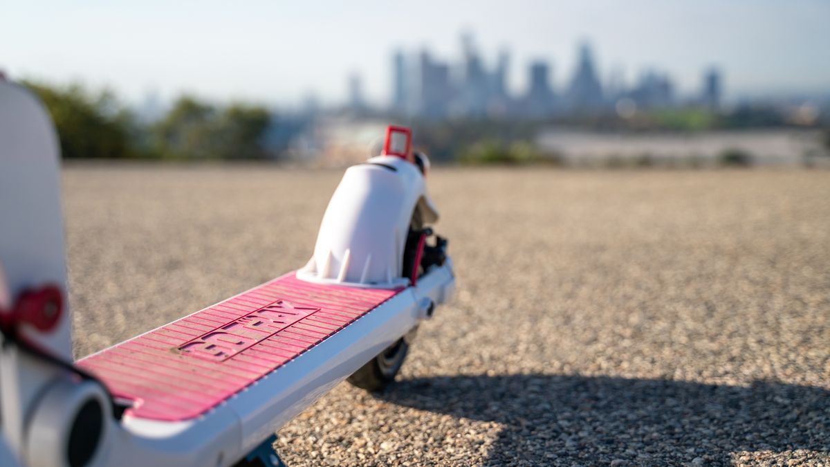 GoTrax Apex LE on an overlook in Los Angeles