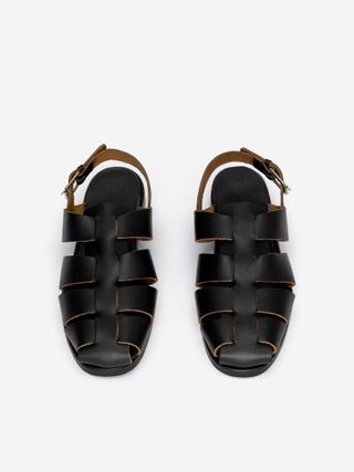 ymMYbq669CwxVdVYUr56LN-320-80 11 طرق غير ممل لارتداء رأس أسود إلى أخمص القدمين في صيف 2025