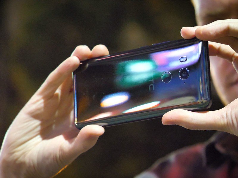HTC U11+