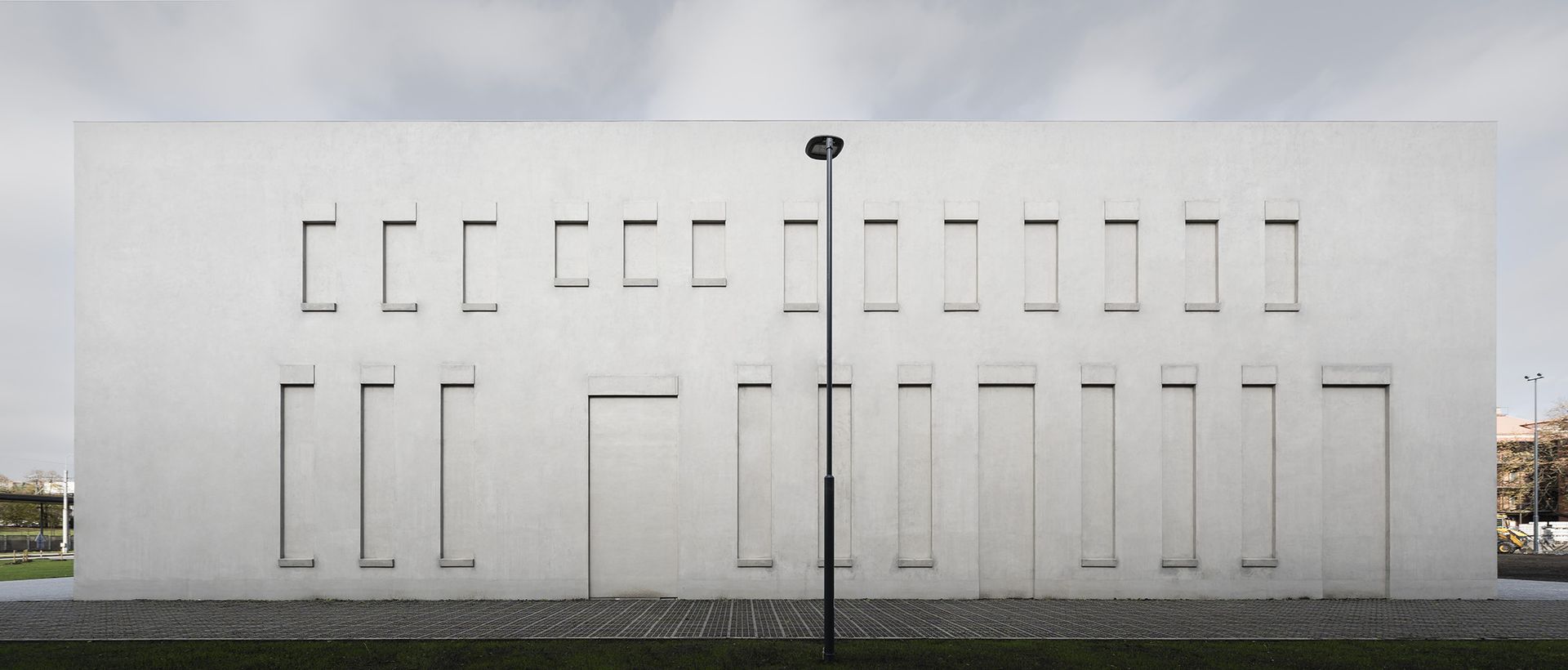 Detail fasády v galerii PLATO Ostrava od KWK Promes