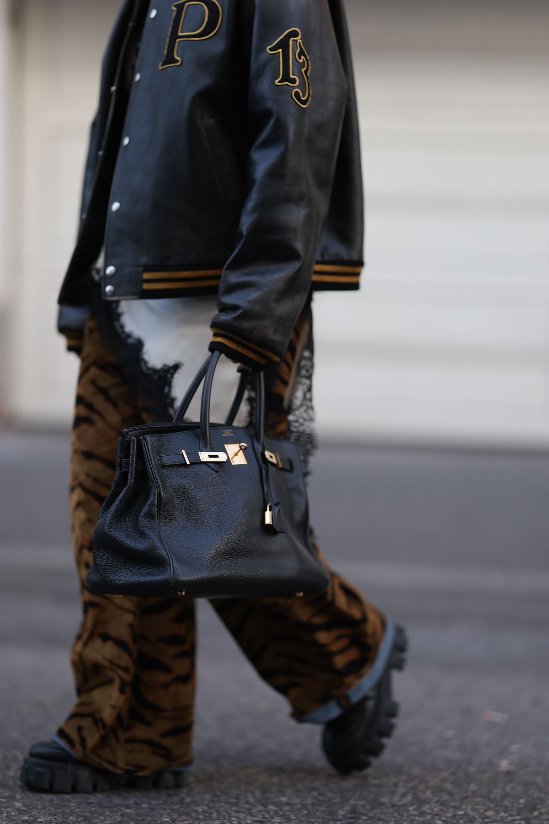 Photos of women wearing flatform platform sneakers.