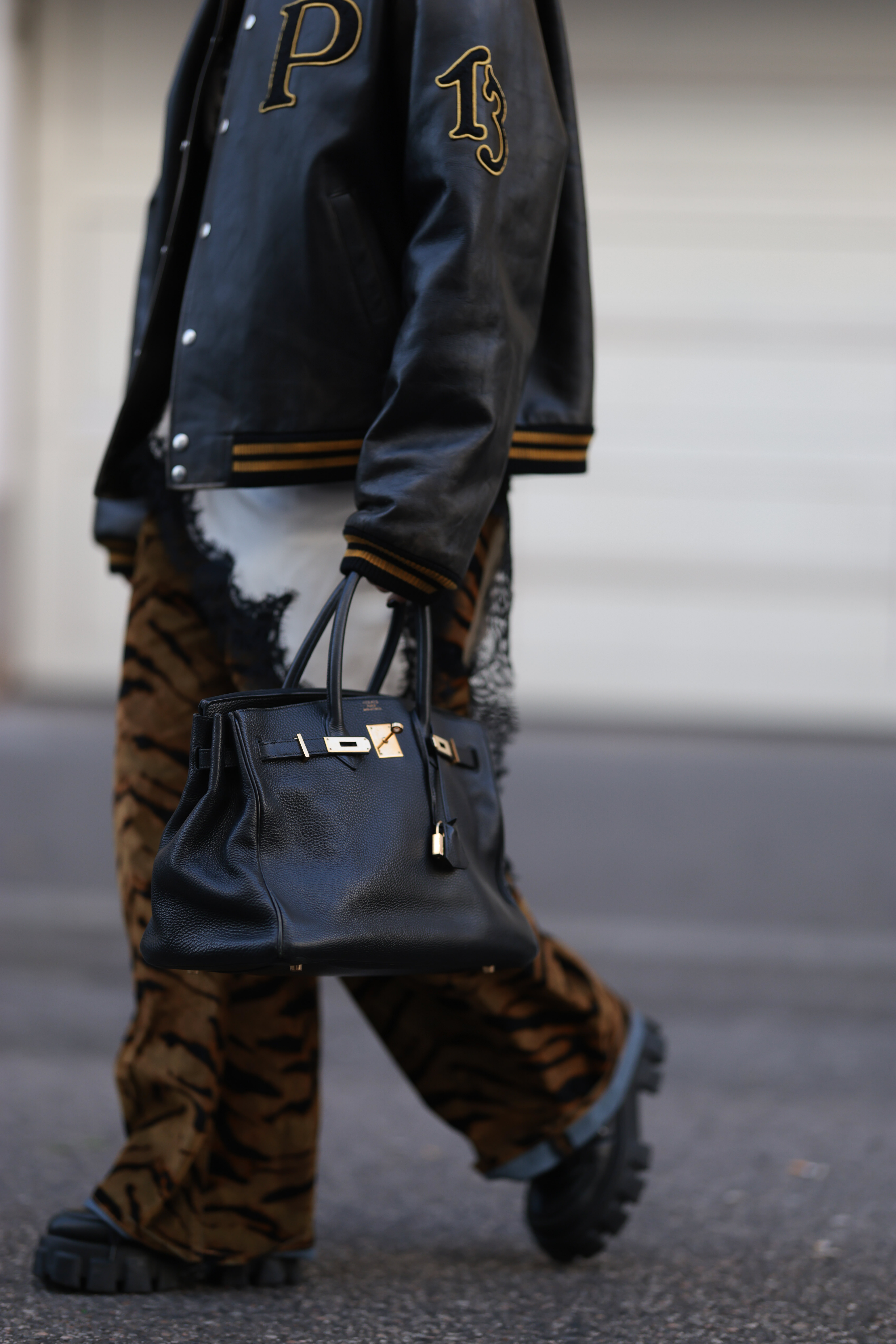 Photos of women wearing flatform platform sneakers.