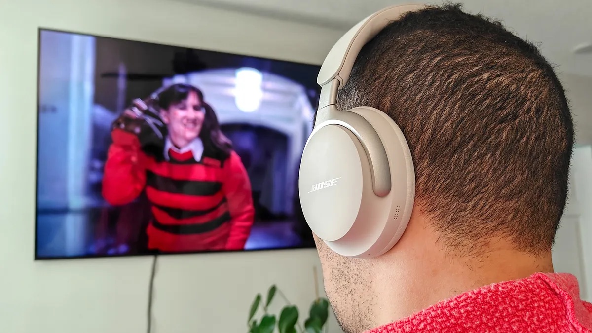 Testing Bose's Immersive Audio mode on the QuietComfort Ultra Headphones