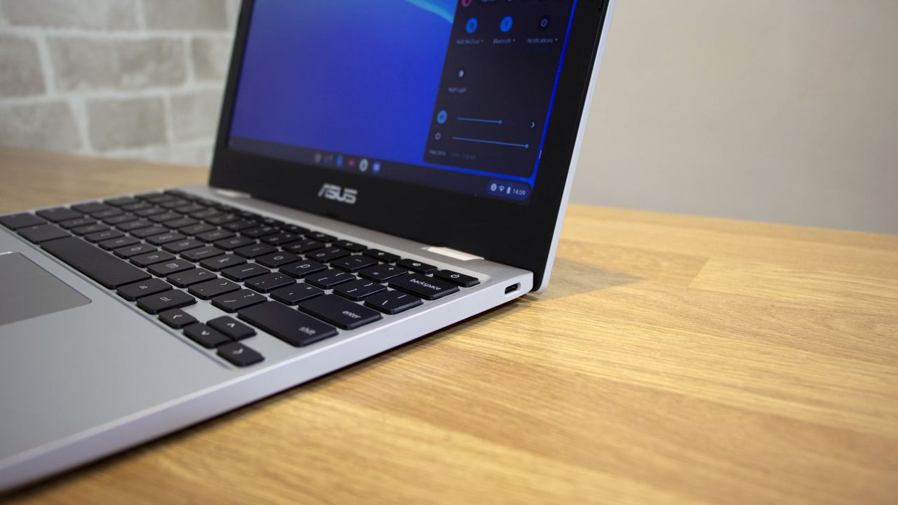 A closeup of the Asus Chromebook CX1's right-hand ports