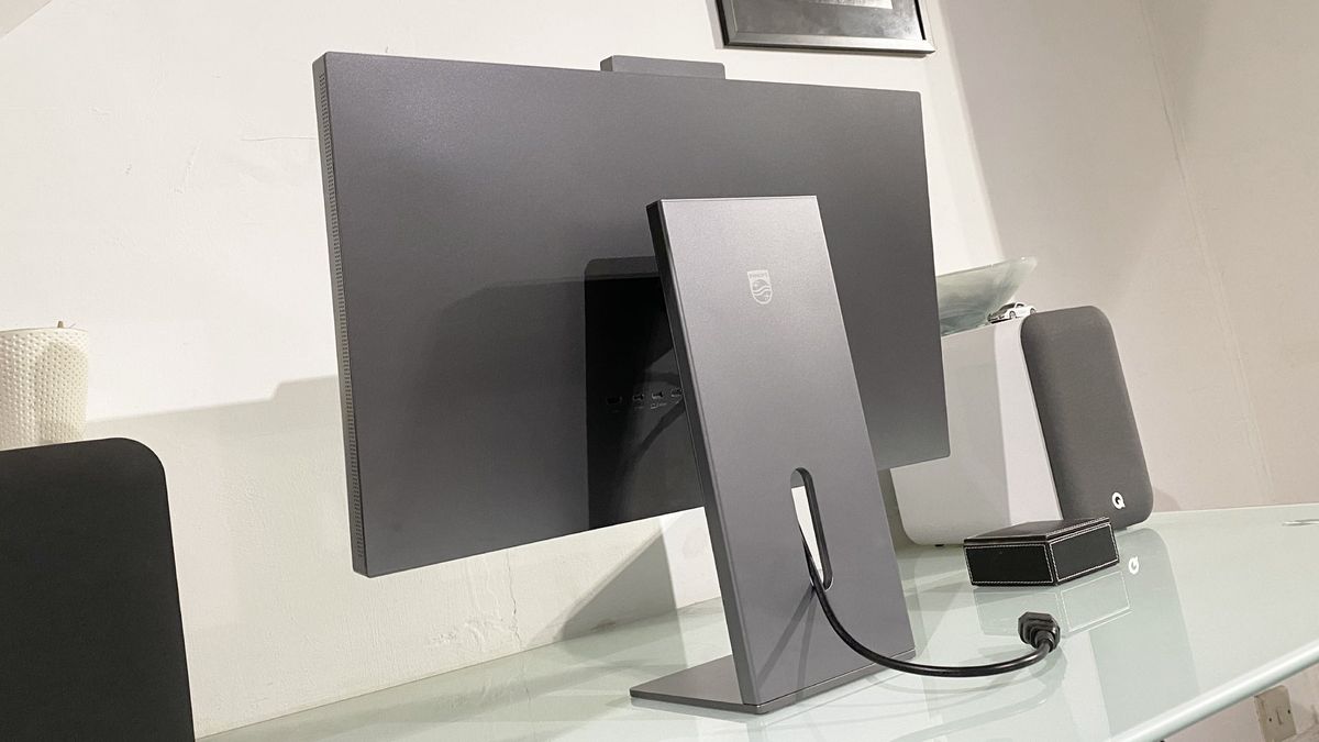 Philips 27E3U7903 during our review