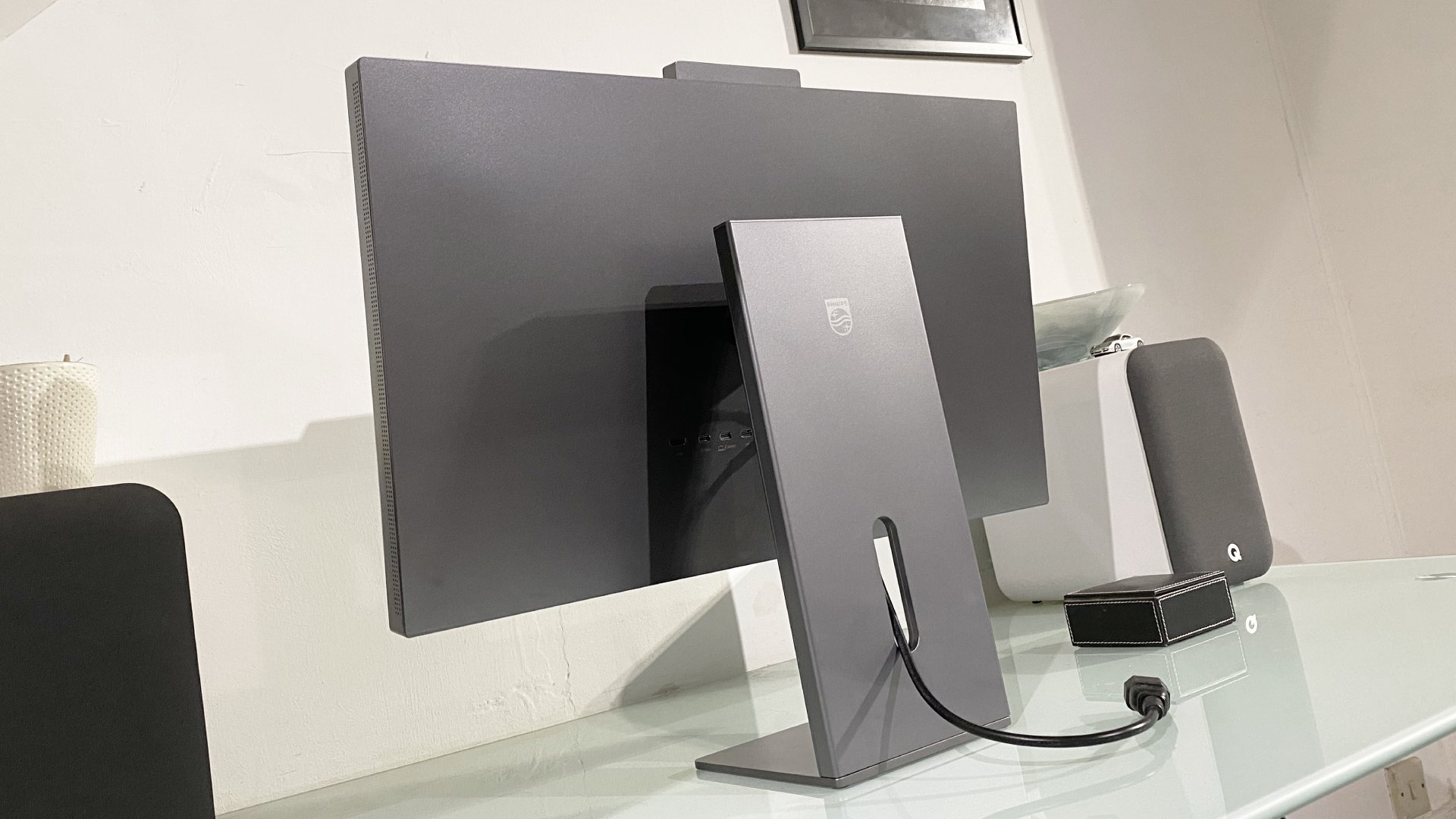 Philips 27E3U7903 during our review
