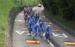 The Italian Blue train rides on the World Championship course.