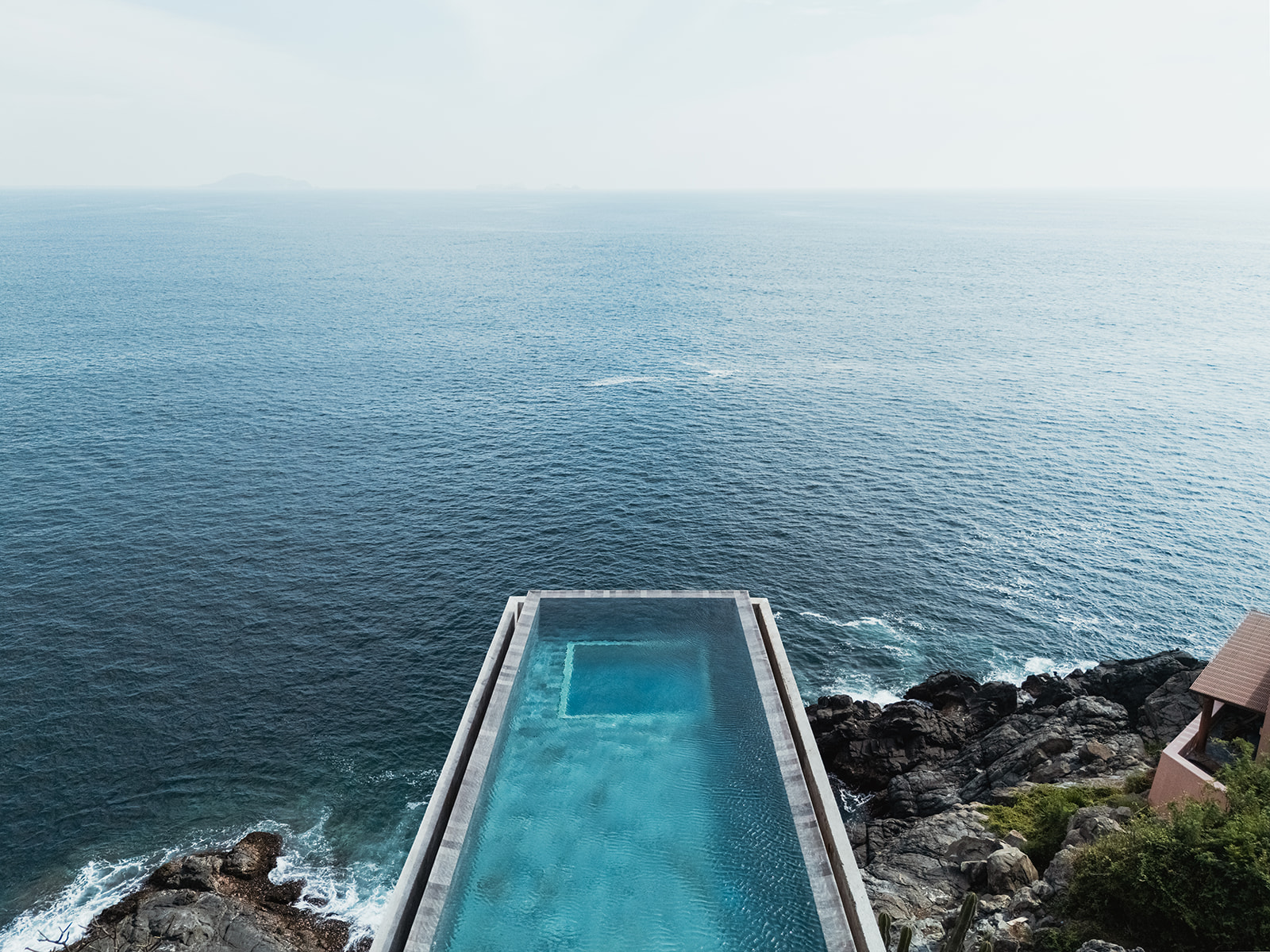 Casa Yuri, with its floating swimming pool overlooking the ocean
