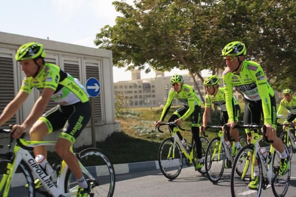 Andrea Guardini and Farnese Vini-Selle Italia set out on a training ride in Doha.
