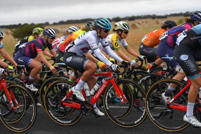 Defending champion Arlenis Sierra (Astana) looks comfortable in the bunch