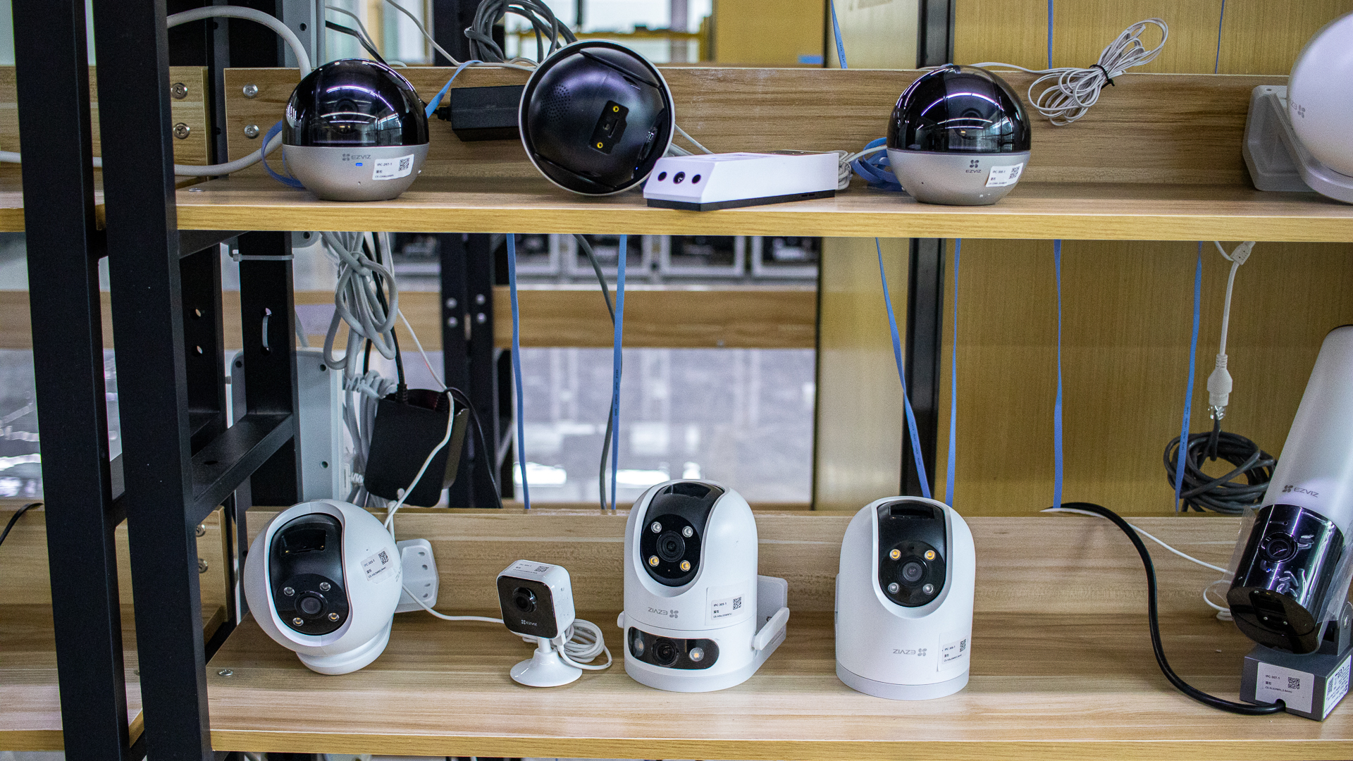 Different devices in the Longsys Quality Labs