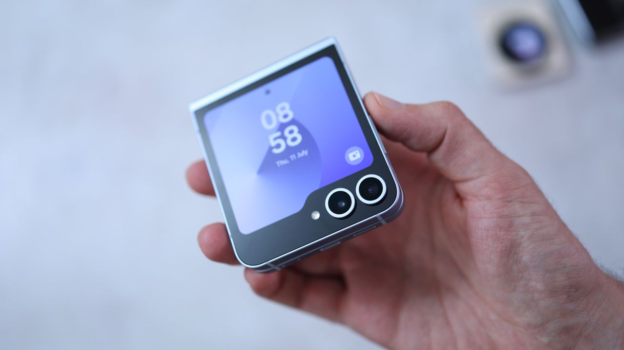 A photo of the Samsung Galaxy Z Flip 6