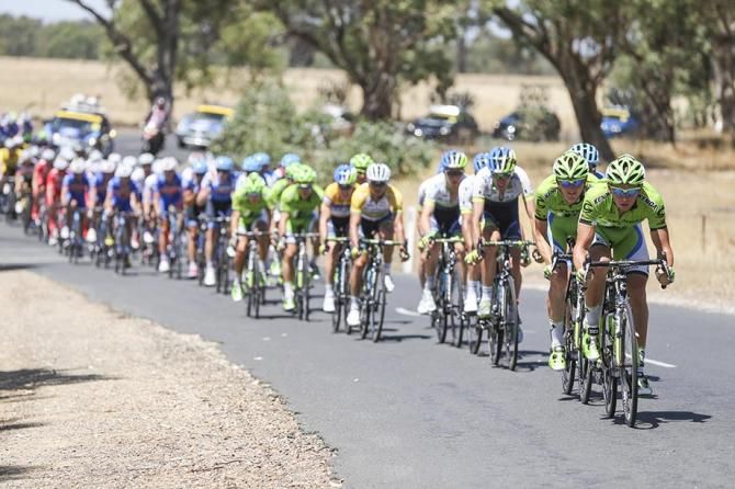 Heading to the finish Cannondale went to the front