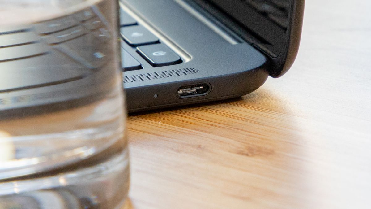 The Pixelbook Go can get up two hours of battery charge from just 20 minutes connected to the outlet.