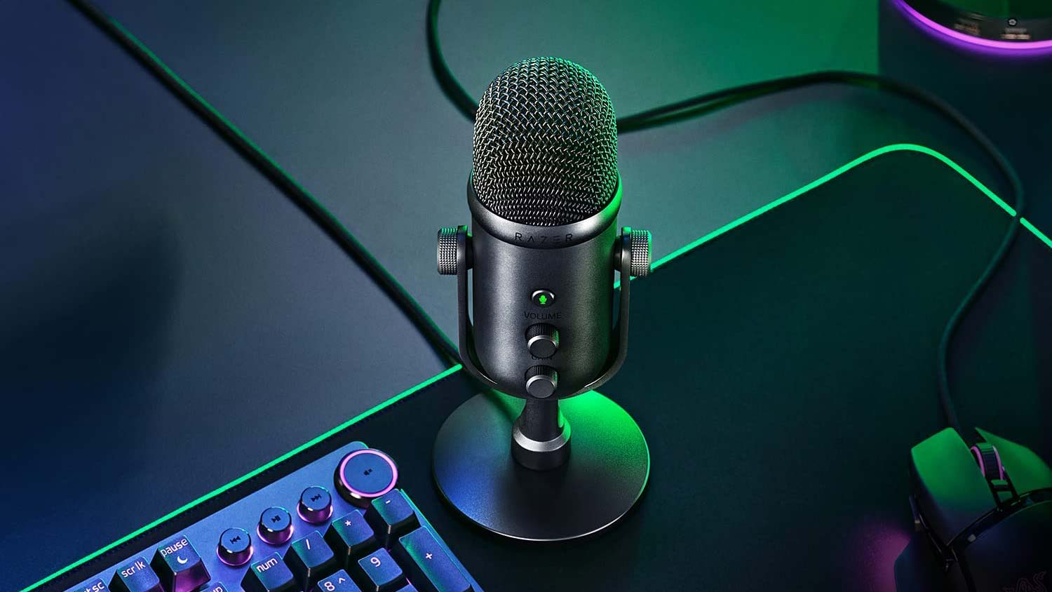 Razer's Seiren X Mic Is Perfect for On-The-Go Streamers