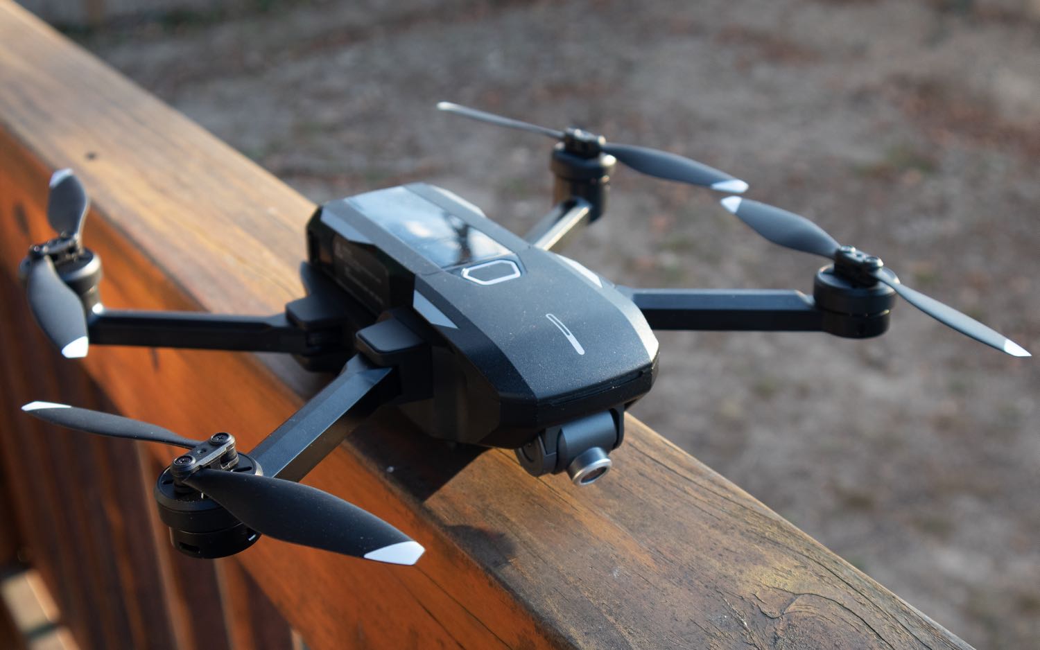 Overgivelse medley kul Yuneec Mantis Q Drone Review: Voice Controls Aren't Enough | Tom's Guide