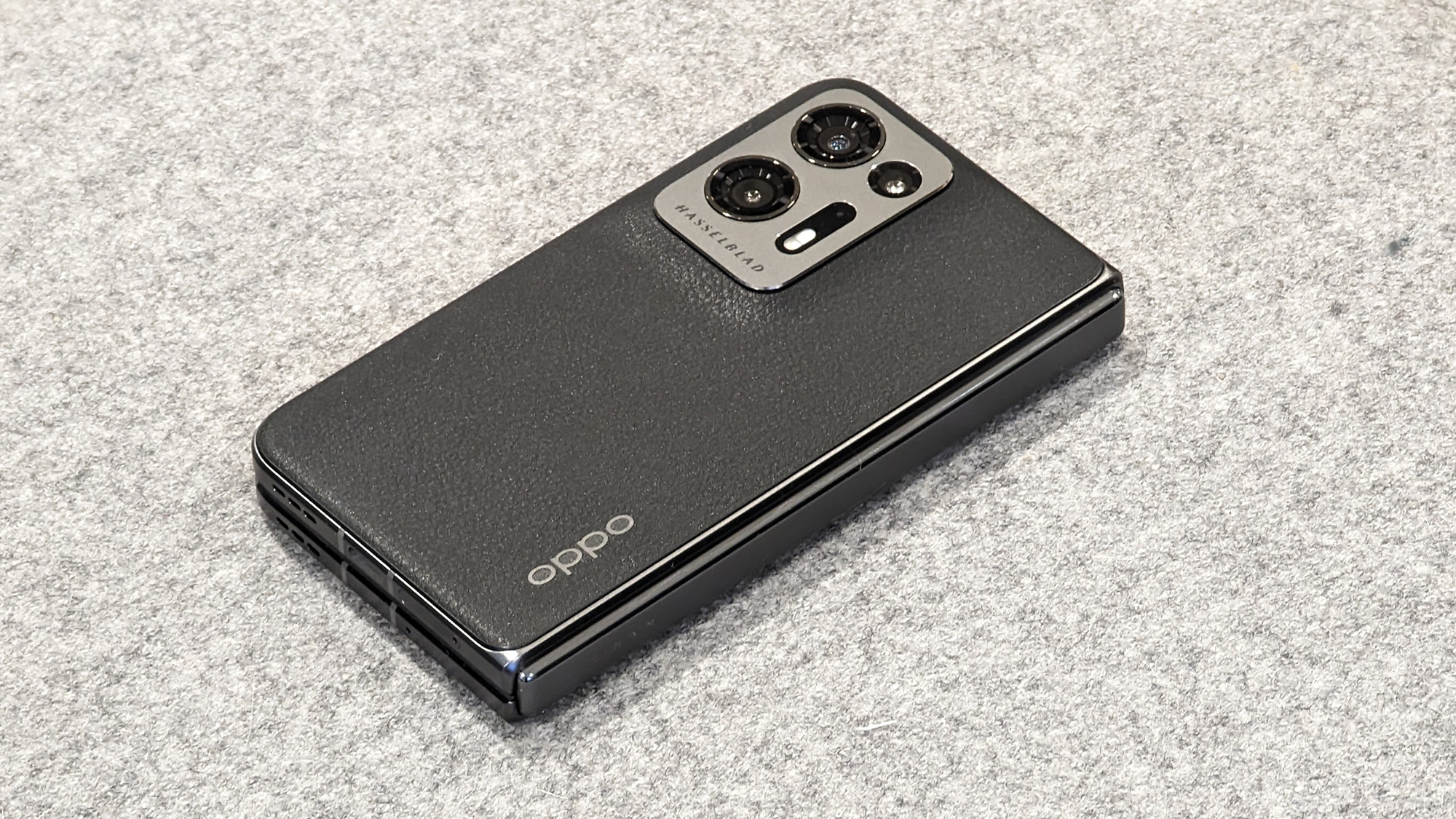 Oppo Find N2 Flip Review: This Is How The Future Folds