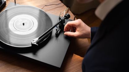 Pro-Ject Debut Carbon EVO