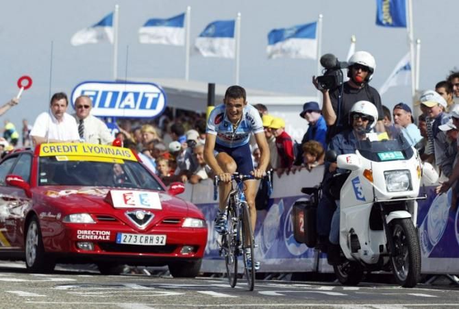 Richard Virenque climbs to victory on the Mont Ventoux in 2002