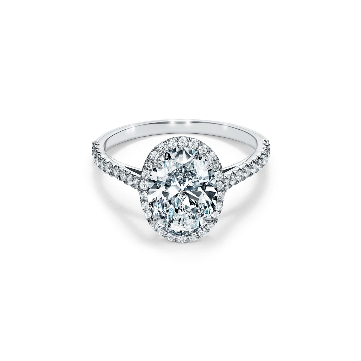 Tiffany & Co. engagement ring worn by Elsa Hosk