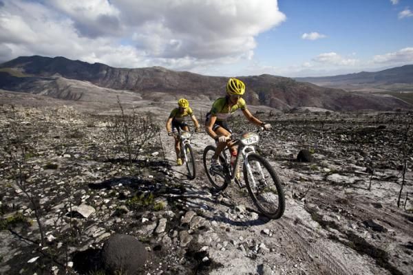 Arianne and Eric Kleinhans of Contego 28E lead the mixed teams during stage 4
