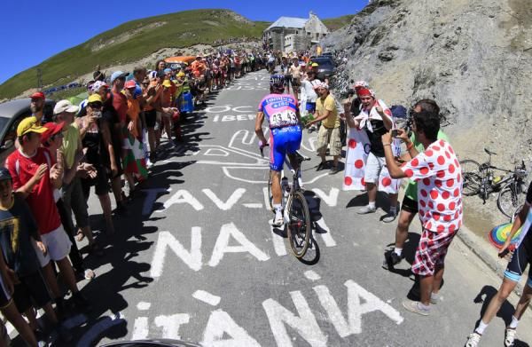 Fans get into the spirit of the mountains