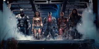 Batman, Wonder Woman, Cyborg, Flash and Aquaman in Justice League
