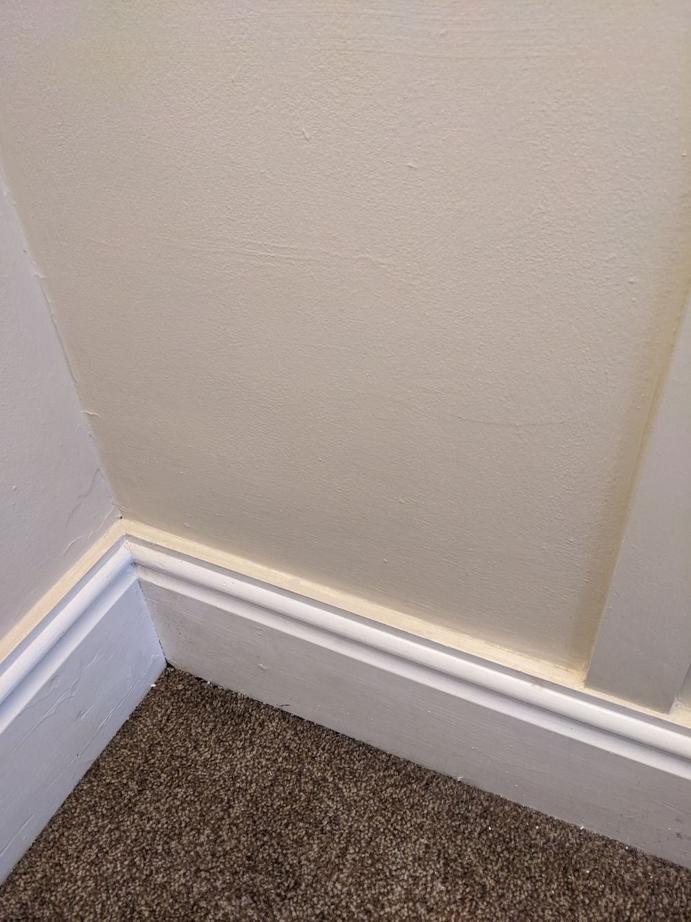 A clean wall after using a dehumidifier