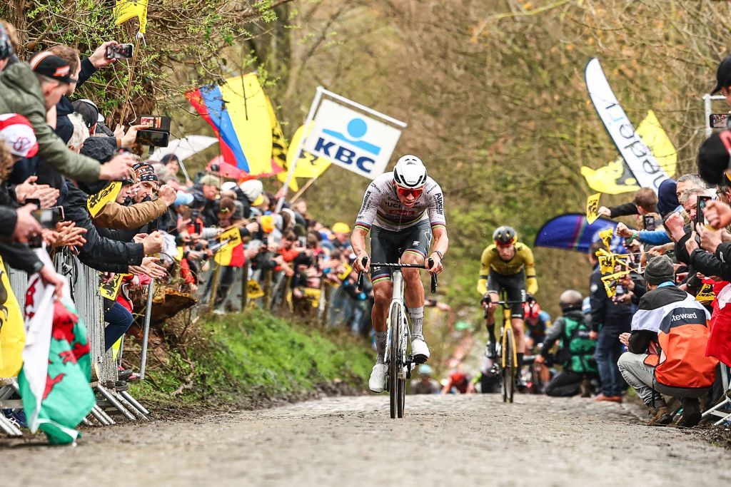 'A nightmare' Koppenberg brings havoc to Tour of Flanders Cyclingnews