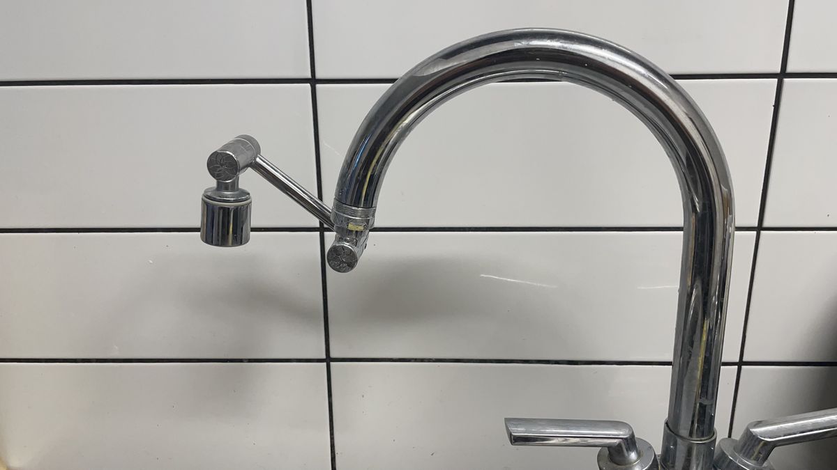 TikToker shares easy way to clean your faucet