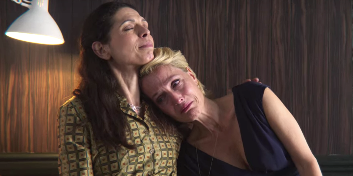 sex education season 2 netflix jean crying on doctor's shoulder