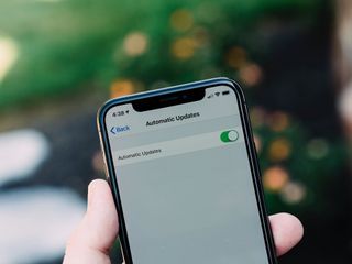 iPhone automatic update option