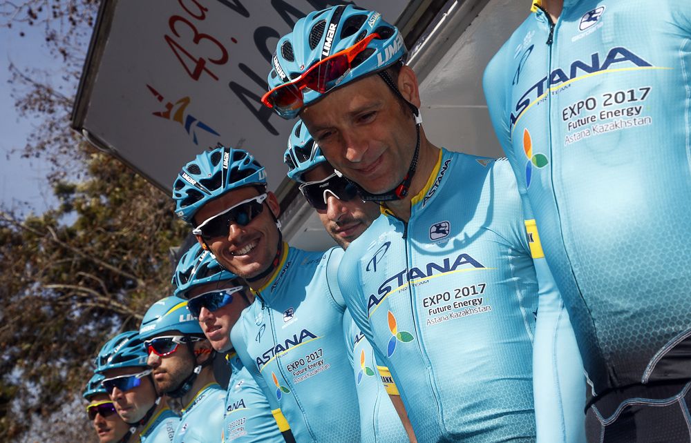Astana on stage before the start of stage 1 at Volta ao Algarve