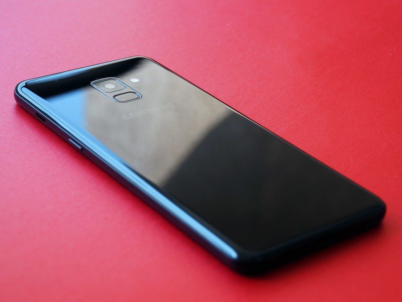 Samsung Galaxy A8+ back