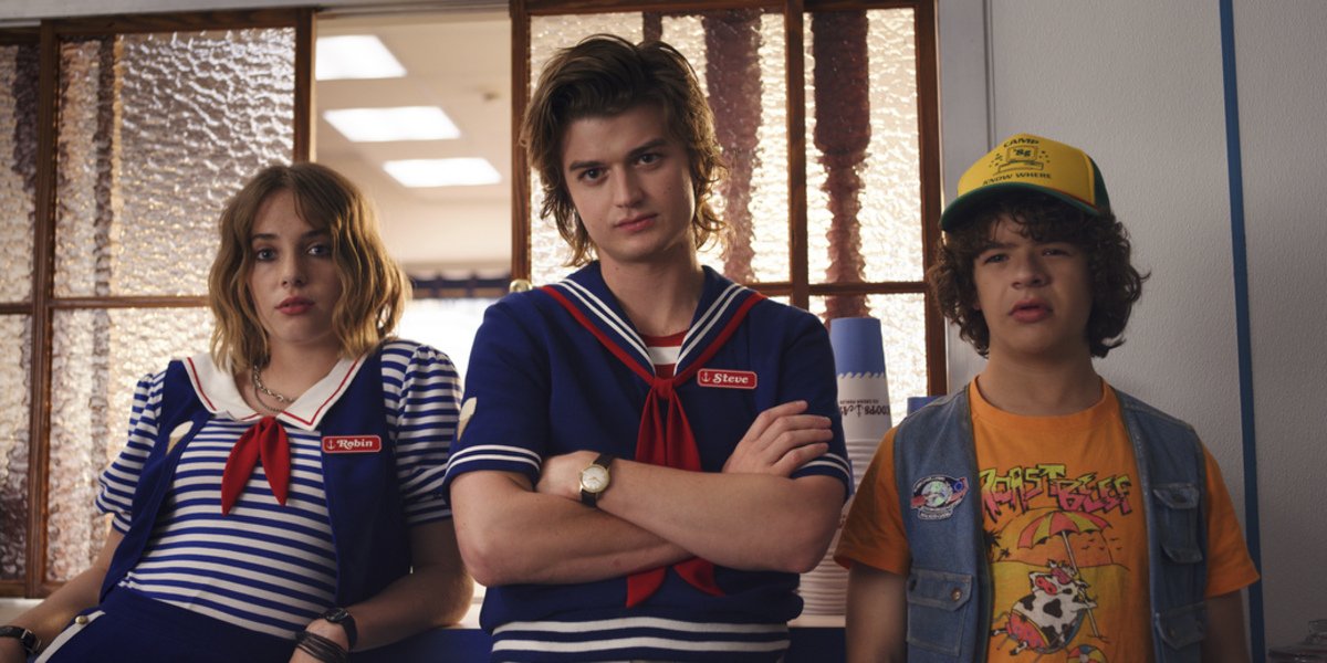 netflix stranger things season 3 robin steve dustin scoops ahoy