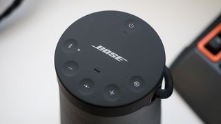 difference between bose soundlink revolve and revolve plus
