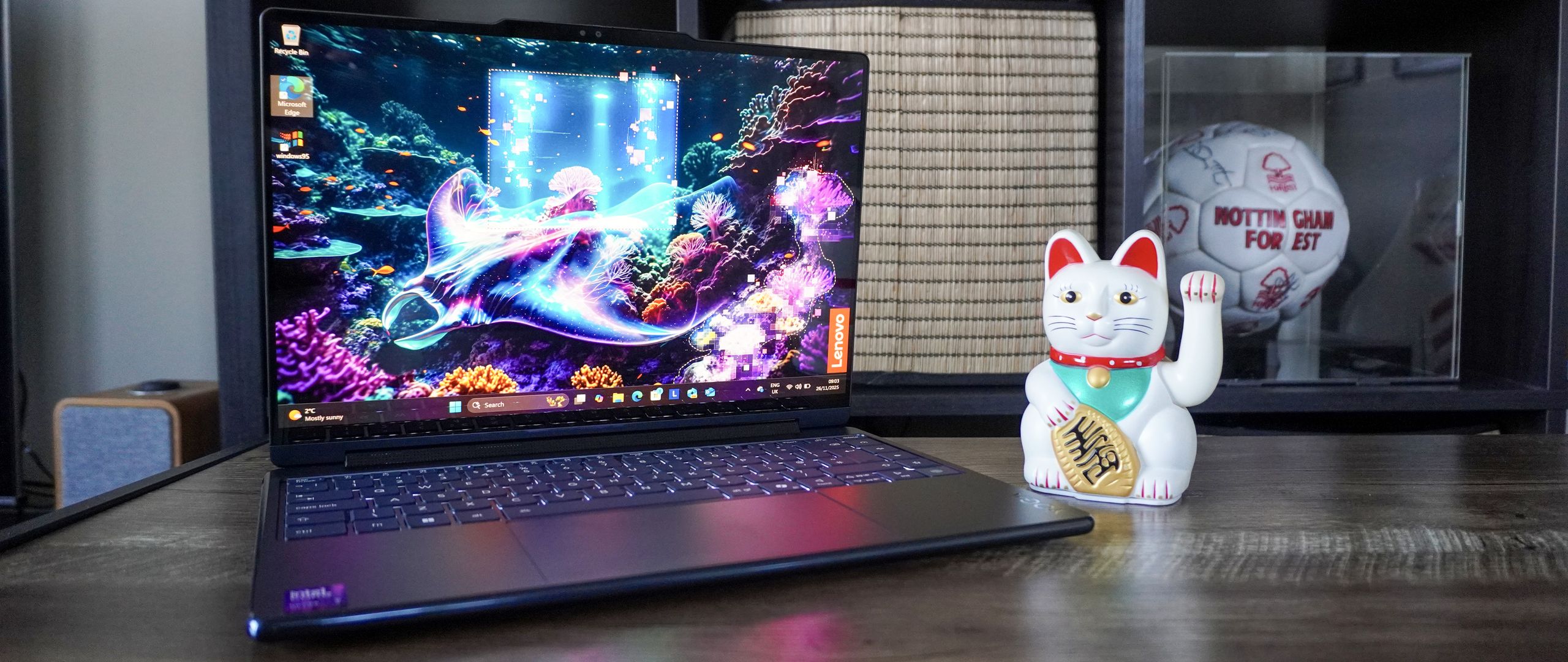 من به تازگی به یک لپ‌تاپ 2 در 1 با هاله واقعی ارتقا داده‌ام – در اینجا این است که چگونه Lenovo Yoga 9i Aura Edition گردش کار من را تقویت کرده است.