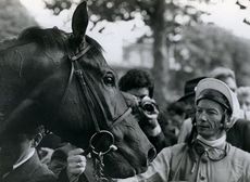 Lester Piggott and Prix de l&rsquo;Arc de Triomphe horse race winner Alleged in 1977