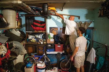 KPF575.declutter.garageGetty1523223157