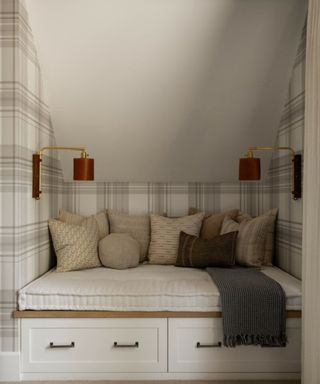 Plaid wallpaper with day bed