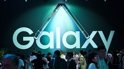 Samsung Galaxy Unpacked 2023 &ndash; crowd near a Galaxy sign at the event
