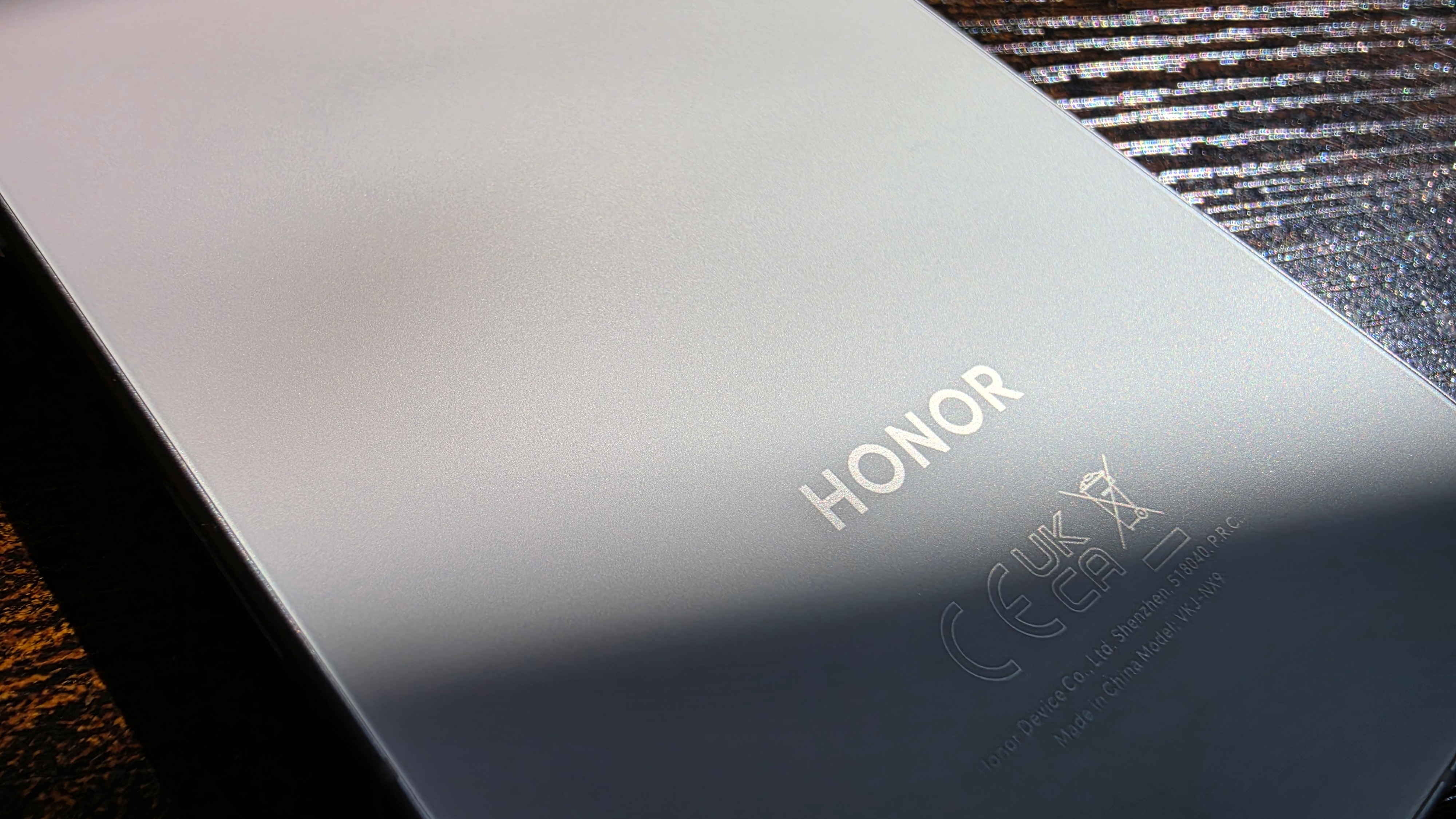 The Honor 600 on a desk