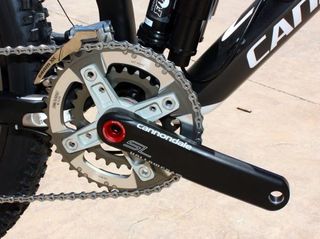 Cannondale's choice of a two-ring Hollowgram SL crank on the top-end Jekyll Ultimate is testament to the chassis' claimed climbing abilities.