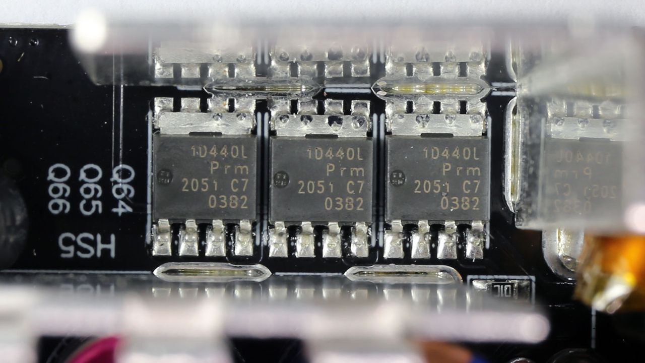 Gigabyte UD1000GM PG5