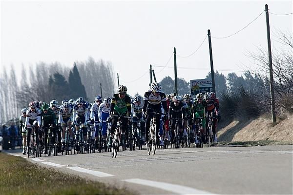 Koen Barbe (Landbouwkrediet) and Steven Van Vooren (Topsport Vlaanderen) get away