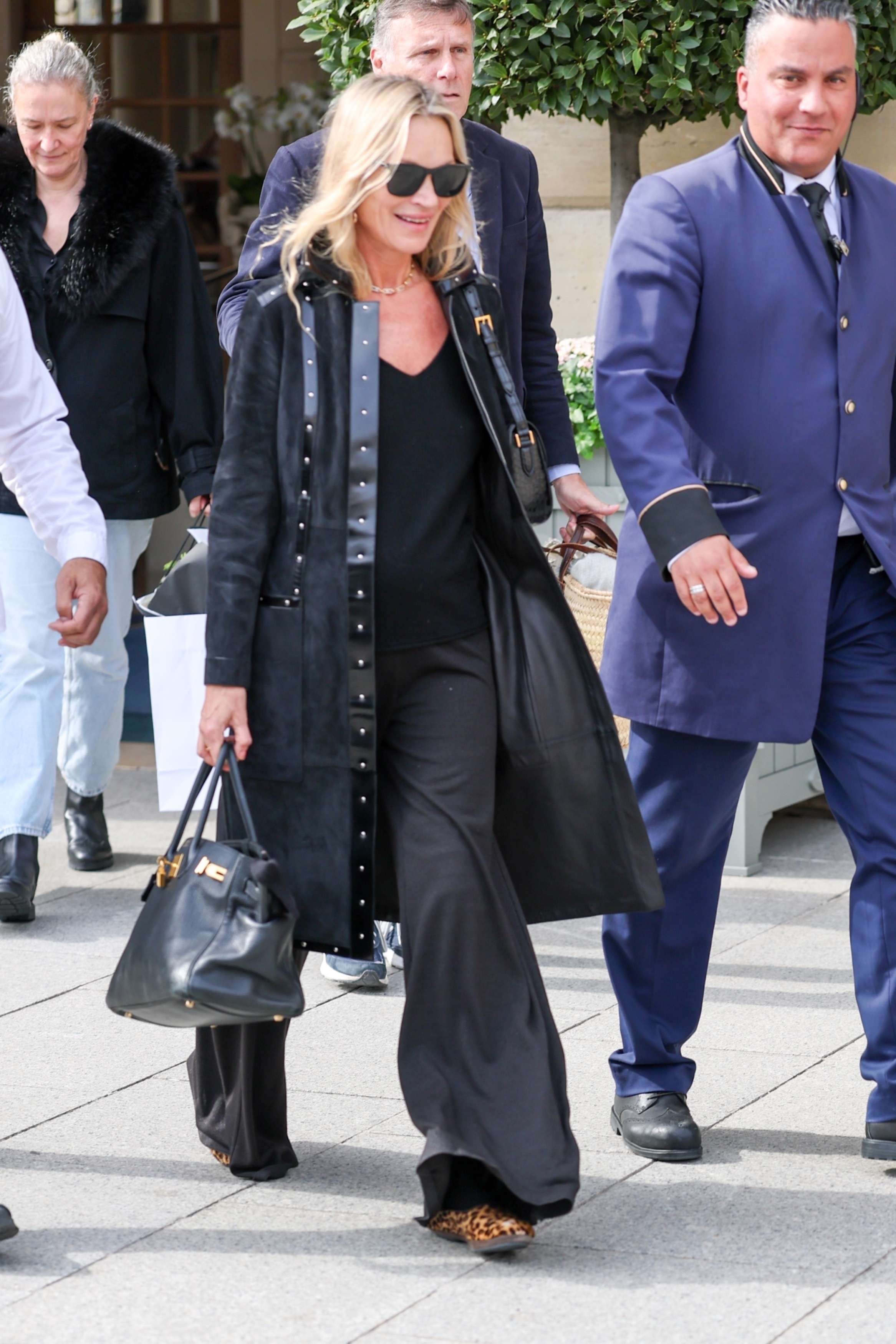 Paris, FRANCE Kate and Lila Moss are seen leaving the Ritz in Paris, making a stylish exit as they head into the buzz of Fashion Week events.Pictured: Kate MossBACKGRID USA 2 OCTOBER 2025 BYLINE MUST READ: affinitypicture / BACKGRID