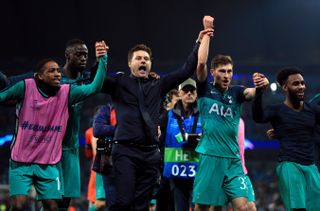 Pochettino and his players celebrate at the final whistle