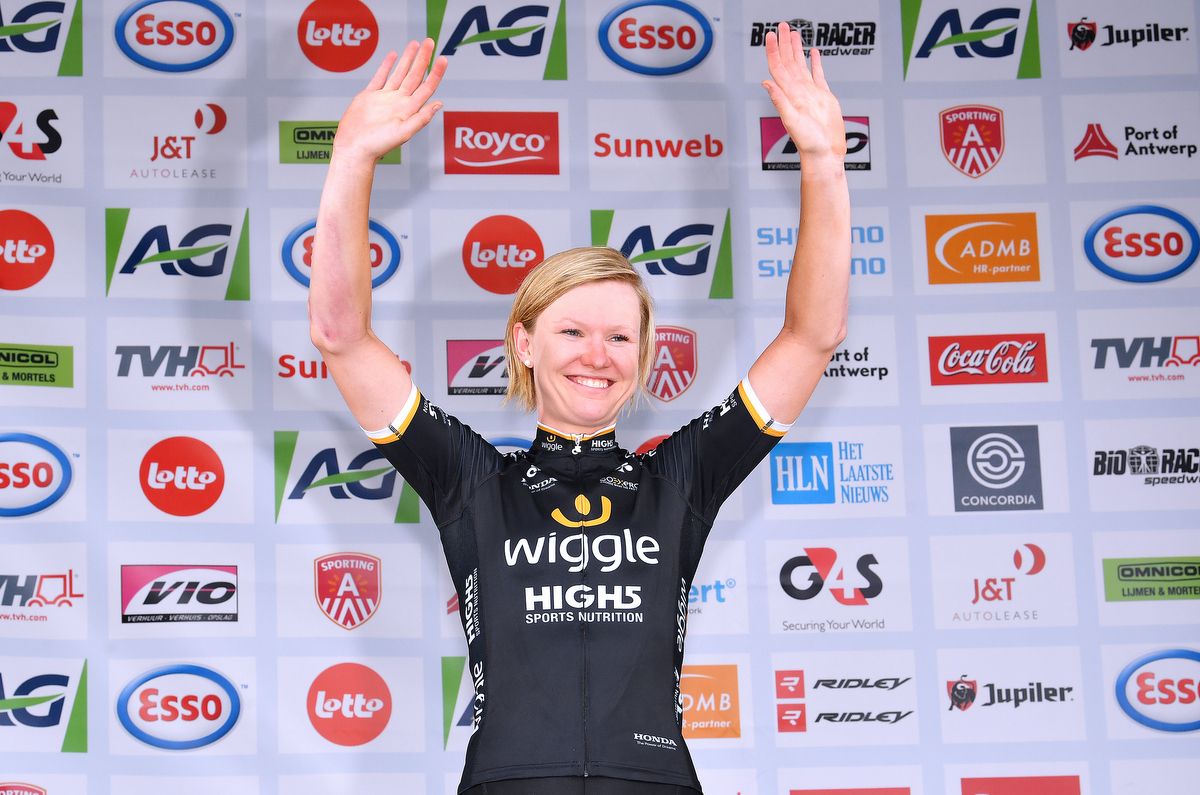 A smiling Jolien D'hoore (Wiggle-High5) on the podium